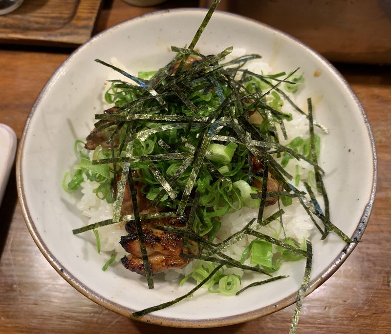 やすがん_12_焼鳥丼.jpg