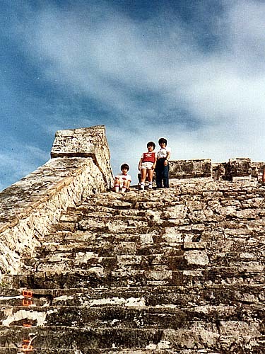 Tulum198307.jpg