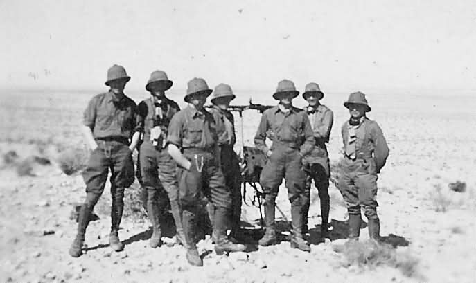Afrika_korps_soldiers_in_desert.jpg