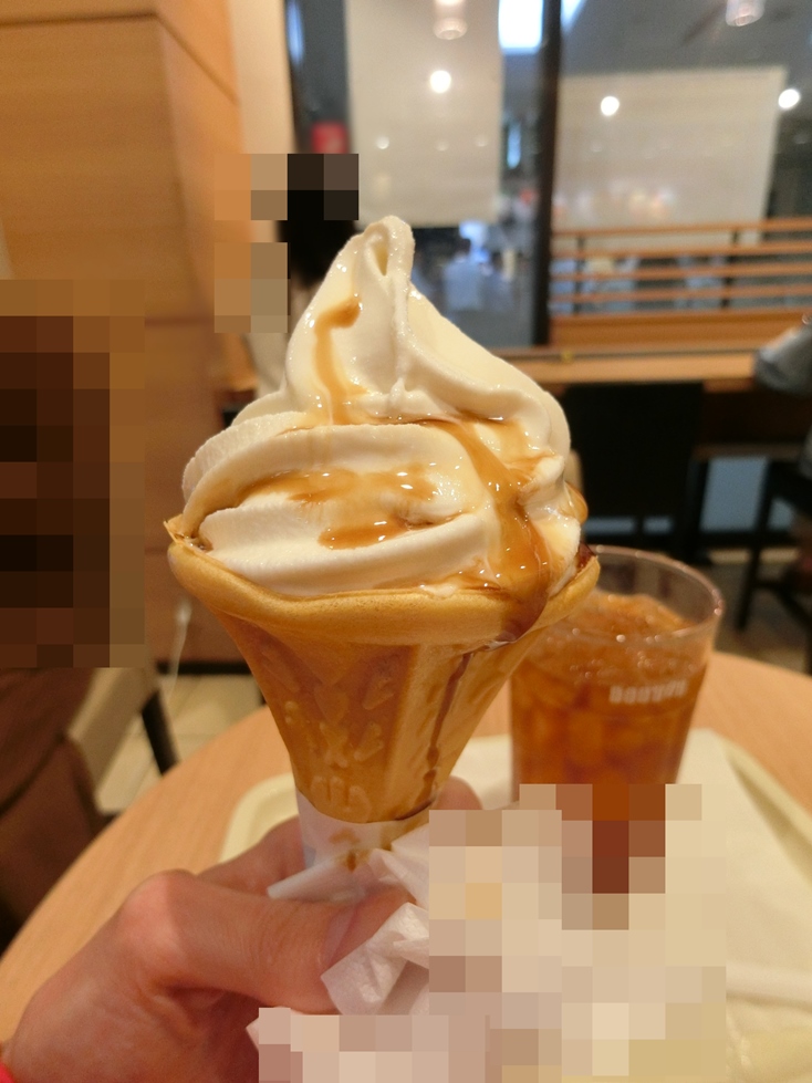 ドトールコーヒー　ソフトクリーム　黒蜜.JPG