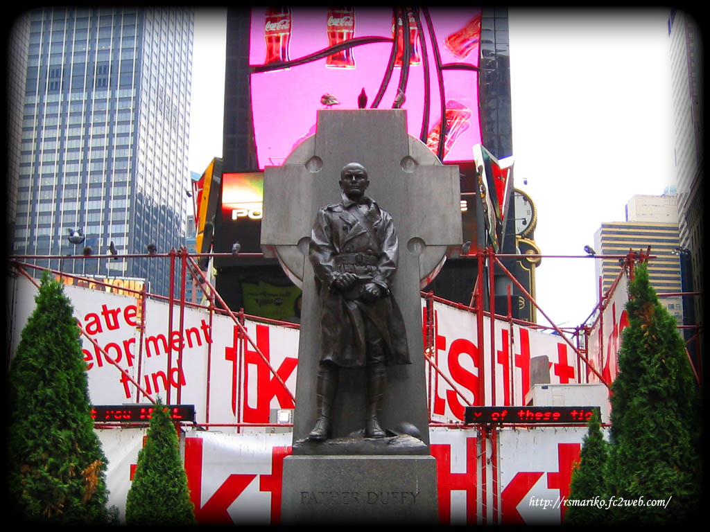 046_a bronze statue.