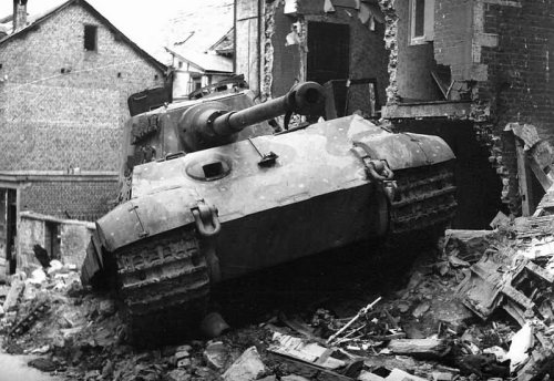 Tiger_2_tank_95.jpg