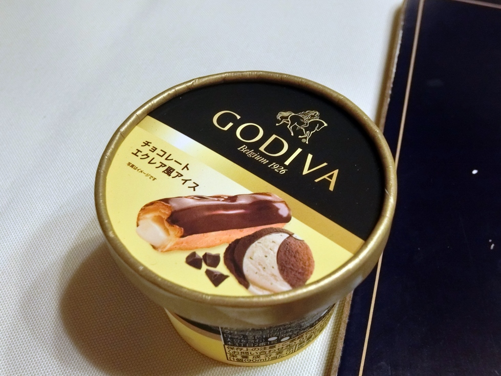 ＧＯＤＩＶＡ　チョコレートエクレア風アイス　パケ.JPG