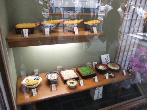 尾張屋本店＠浅草のショーケース20130622.JPG