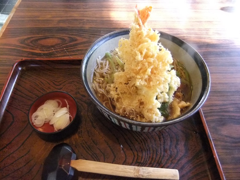 島根１丁目・かねきよの天ぷらそば800円20131229.JPG