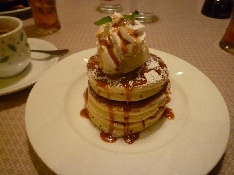 2015.1.3デニーズｷｬﾗﾒﾙﾊﾟﾝｹｰｷ.jpg