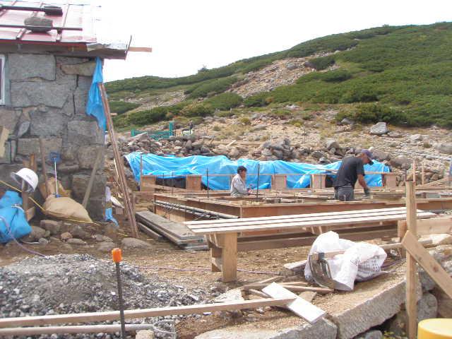 西駒山荘.JPG