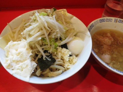 20140626_ラーメン二郎 府中店_小つけ麺に温泉玉子とチーズweb.JPG