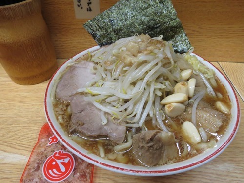 20140402_ラーメン二郎環七新代田店_チャーシューメン少なめ、かつおぶし、にんにくたまり漬web.JPG