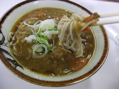 今井橋そば店＠一之江のカレーそば２20120216.JPG