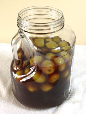 130629 黒糖梅酒 漬け始めて27日目、かき混ぜ後