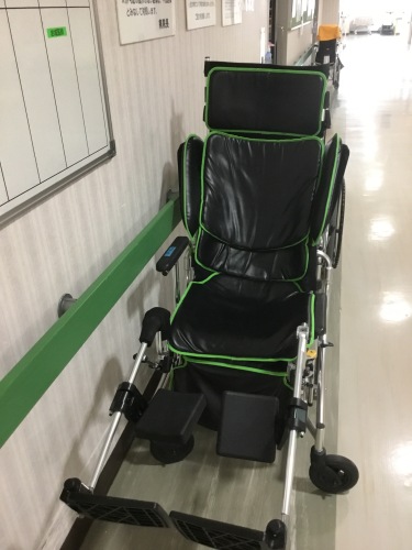 2019.5 西2病棟　リクライニング車椅子.JPG