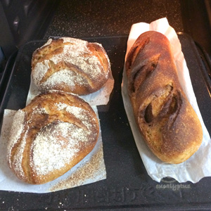 140807 黒糖梅シロップ酵母でパン作り -焼き上がり