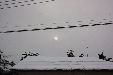 15.27　太陽と雪s.jpg