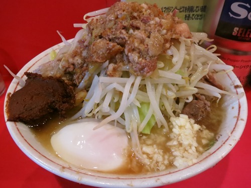 20140226_ラーメン二郎 府中店_小ラーメンに温泉玉子web.JPG