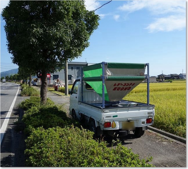 04なんだこの軽トラ