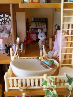 緑の丘の大きなお家