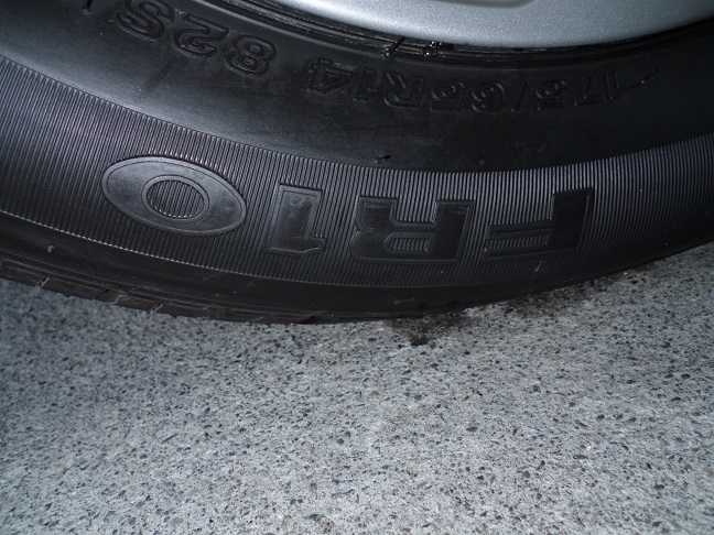 タイヤ交換 (2).JPG