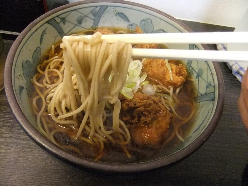 宝そば＠大久保のから揚げそば２20131115.JPG