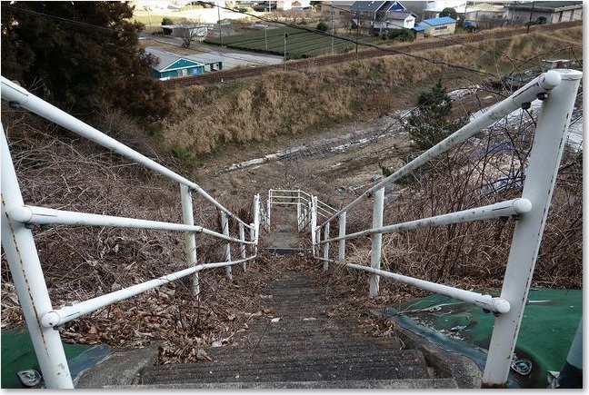 58階段と高山本線