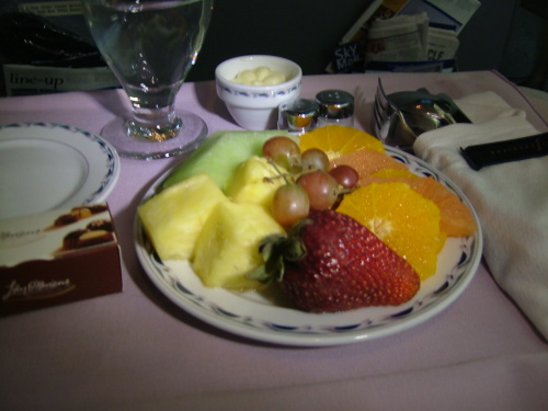 朝食にフルーツ、かなりのボリューム.JPG