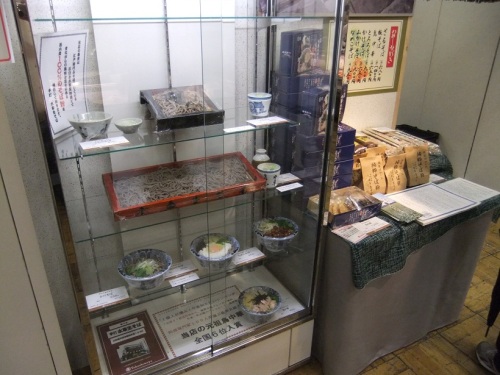 水車生そば＠日本橋高島屋のショーケース20120527.JPG