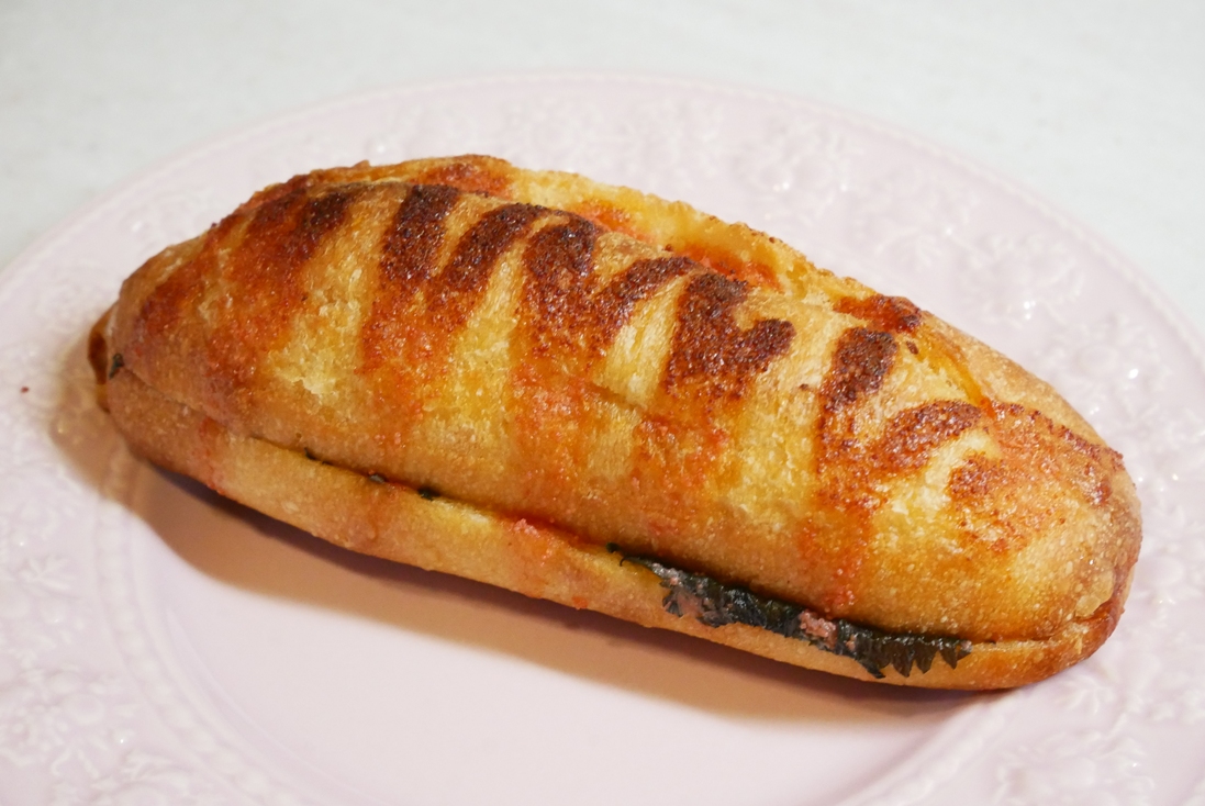 Ｍａｎｈａｔｔａｎ　Ｂａｋｅｒｙ＆Ｗｉｎｅ　ｂａｒ　大葉が爽やかに香るメンタイフランス.JPG
