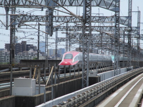 秋田新幹線E6系