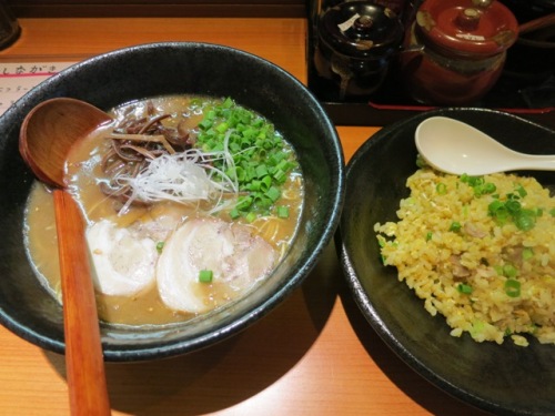 20120724_麺工房荒輝_醤油とんこつラーメン焼き飯セットweb.JPG