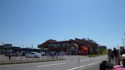 rishiri2012.7.15-kamomesyokudou.jpg