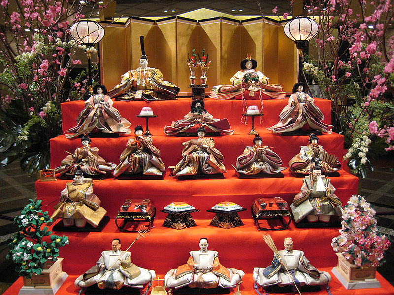 Hina_matsuri_display.jpg