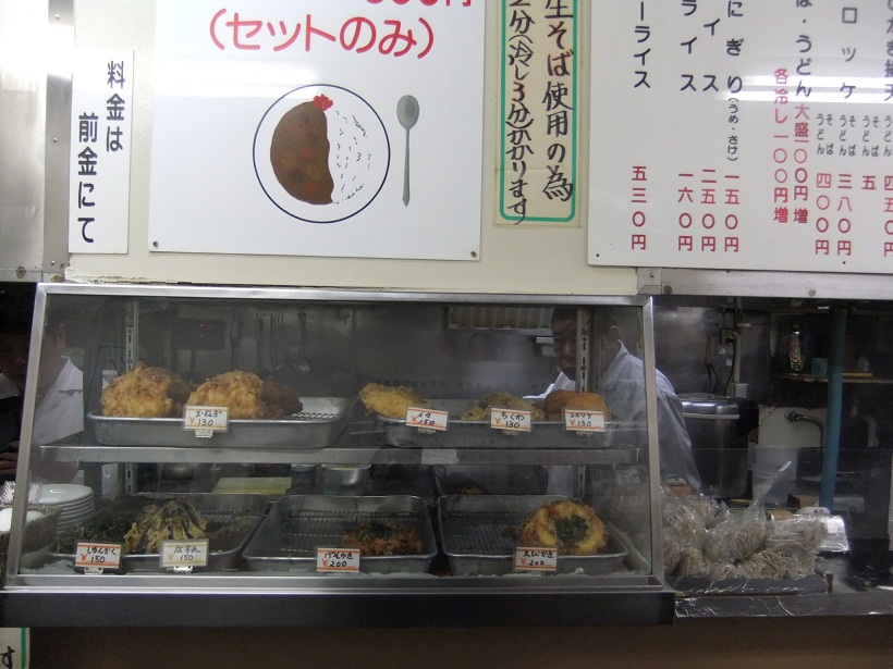 大黒そば＠池袋の天ぷらケース20130221.JPG