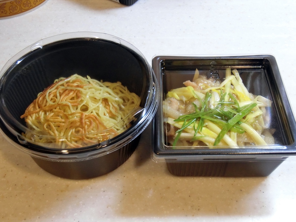 シェフズガーデン　豚肉と黄ニラの焼きそば.JPG