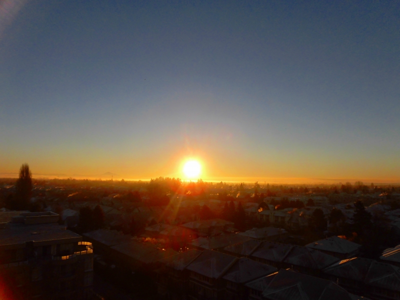 VANCOUCVERの初日の出.jpg