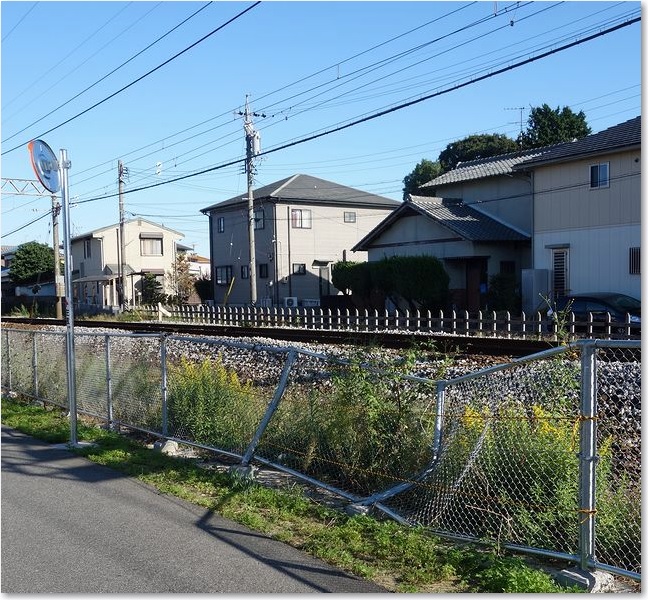 08誰かが突っ込んだ？