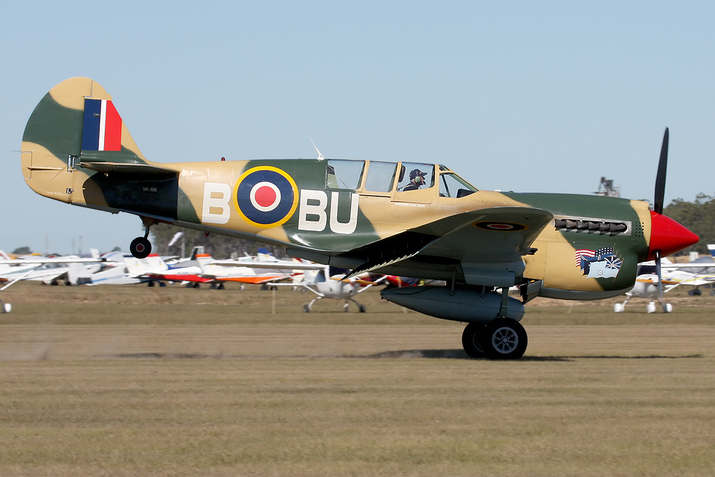 Curtiss_P-40_Kittyhawk_(VH-MIK)_performs_a_Tail-High_Take-Off.jpg