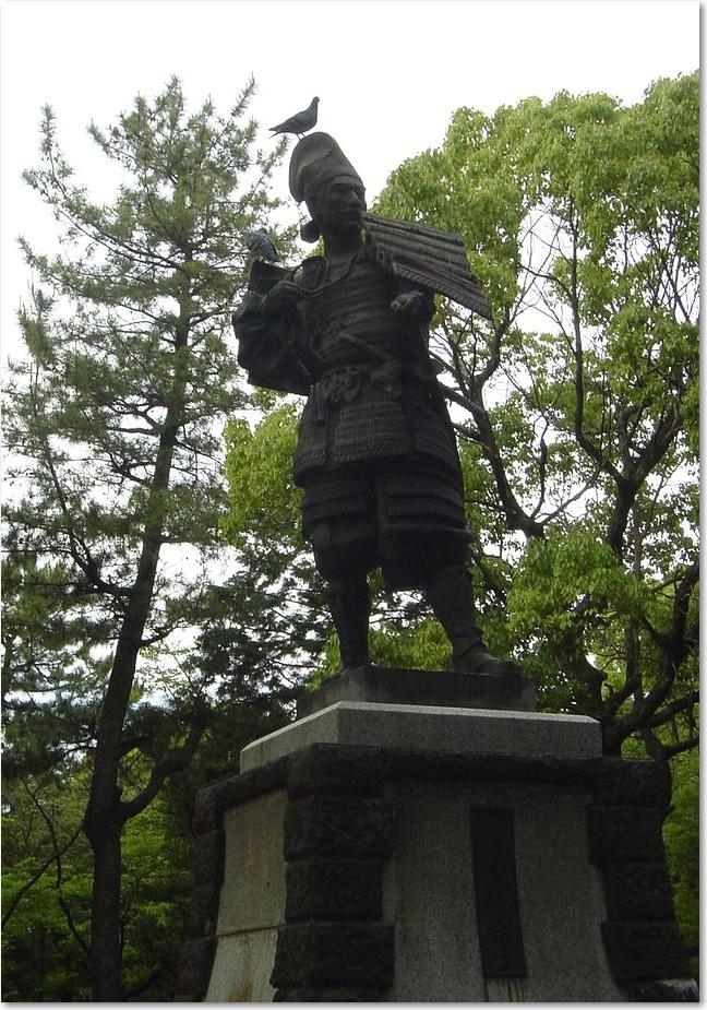 63信長公銅像.JPG