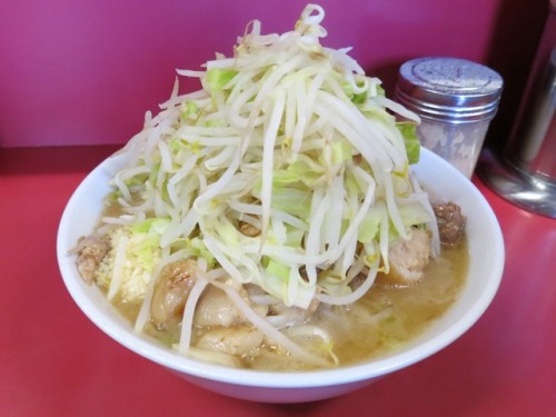 20160301_ラーメン二郎 ひばりヶ丘駅前店_ラーメン豚入り.JPG