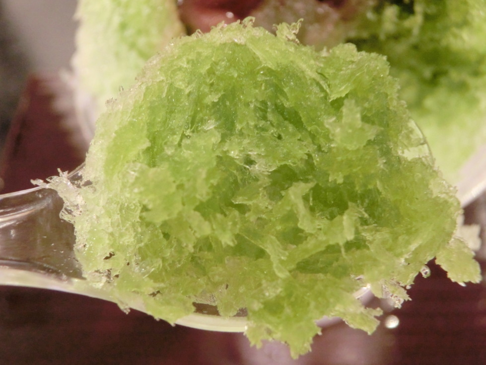 榮太樓總本店　雪月花×山本山　抹茶あずきごおり　氷アップ.jpg