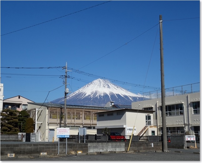 04駐車場冨士