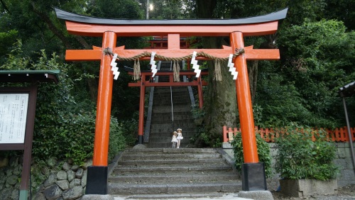 建勲神社  階段.jpg