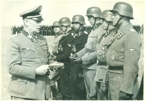 Das Reich award ceremony 20 April 1943n.jpg