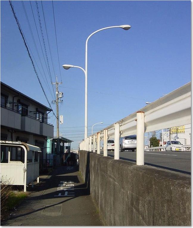 35道路の横を・・・