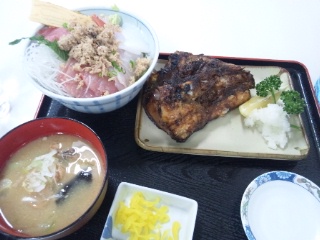 魚市場食堂　おまかせ丼