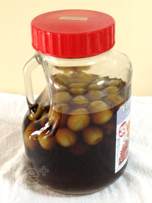 130715 黒糖梅酒 漬け始めて約１ヶ月半、かき混ぜ前