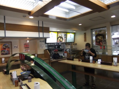 阪急そば十三店の店内20121011.JPG