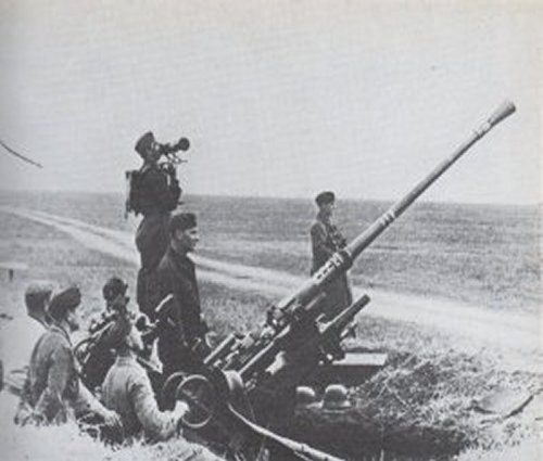3_7-cm-flak-18-1.jpg