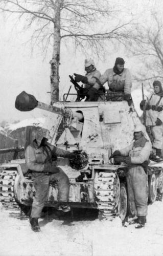 382px-Bundesarchiv_Bild_101III-Roth-173-01,_Russland,_Raum_Charkow,_Jagdpanzer.jpg