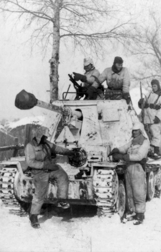 Bundesarchiv_Bild_101III-Roth-173-01,_Russland,_Raum_Charkow,_Jagdpanzer.jpg