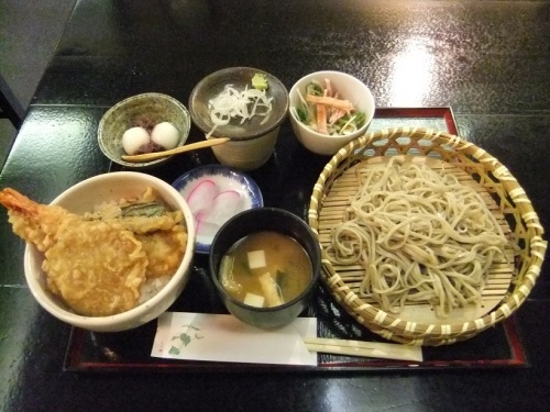 梅島１丁目・本郷の海老と野菜の天丼とそば